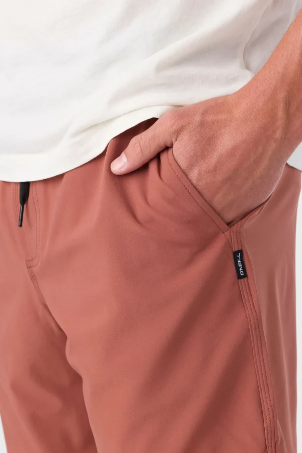 O’Neill Shorts^PERFORM LINED 17" ATHLETIC SHORTS MAHOGANY